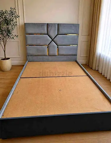 Queen-size bed frame with upholstered geometric headboard - grey