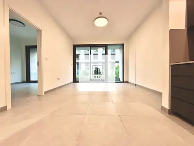 Specious luxury apartment for rent