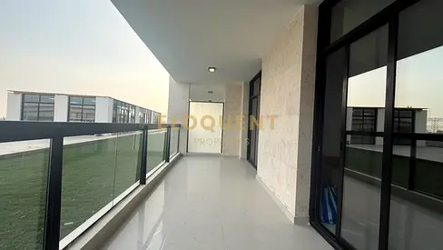 Chiller Free | Mid Floor | First Tenant