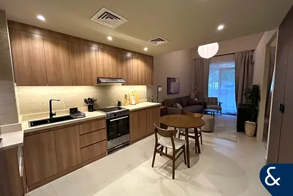 Converted Studio I 686 Sqft I Upgraded