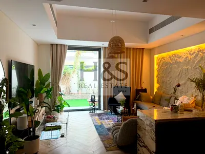 2Bed+Maid room | Fully Furnished with High End Furniture | Upgraded Wooden Flooring