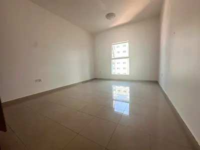 موقع حيوي قريب من المدارس والأسواق والمطاعم والمواصلات