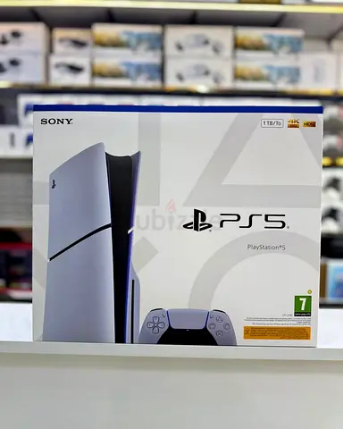 Ps5 slim disc edition with 1 controller and game