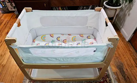 SNUZPOD 4 bedside bassinet-style crib with mattress - good condition