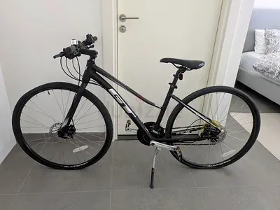 GT adult hybrid bike - for fitness and leisure