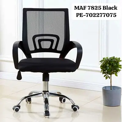 Black Mesh Office Chair with Armrests and Wheels - Adjustable Height