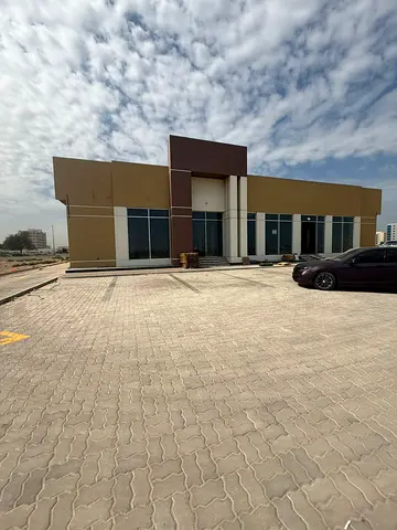 13,000 sqft showroom UAQ King Faisal St near UAQ Mall 40KW AED 600K parking ready prime location