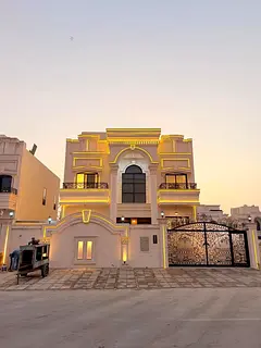 Villa for sale in Al Helio 2, ground floor, first floor, and roof, 6 bedrooms. Ground floor: living
