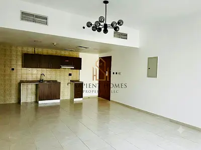 Bright & Spacious - Pets Allowed - Chiller Free