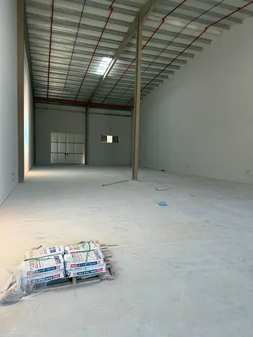 Integrated complex | 6 warehouses | Labor accommodation | 5 showrooms | High ROI potential | Prime industrial location