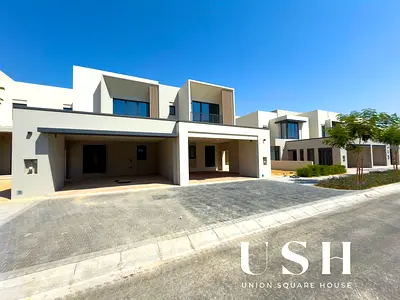 Modern Townhouse | Spacious Layout | Great Location