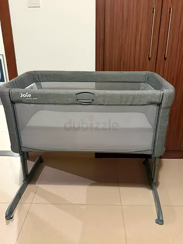 Joie roomie glide. Bedside bassinet/co-sleeper. Excellent condition.