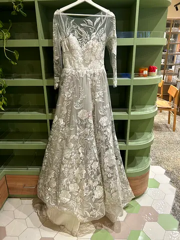White embroidered long wedding dress with train, size available