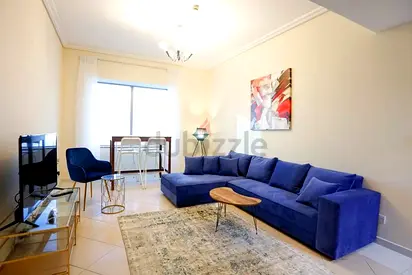Pristine Cozy Living Room in DIFC | 21st Century Tower | Metro Access | Pool Gym