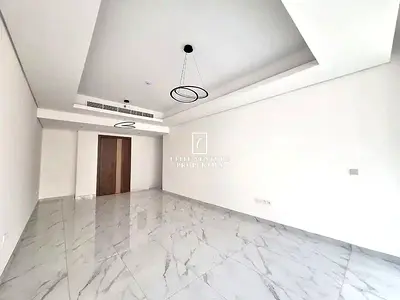 BRIGHT APARTMENT | MODERN LIVING | BIG BALCONY