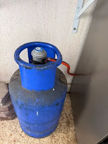Blue LPG Gas Cylinder - Used, Good Working Condition