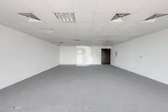 Fitted | Racecourse view | Vacant