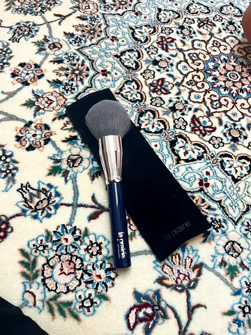 La Prairie Powder Brush – Good Condition