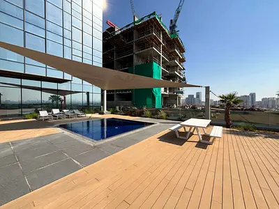 🏡 للإيجار – شقة غرفتين وصالة في أبراج الممزر  ✨ بدون رسوم إدارية  استمتع بالسكن في شقة مميزة بإطلالة بحرية رائعة، في موقع حيوي وخدمات متكاملة.  ✅ غرف