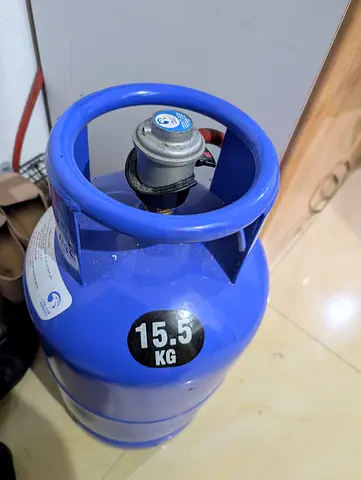 Gas cylinder adnoc 15.5 kg with Hitachi stove