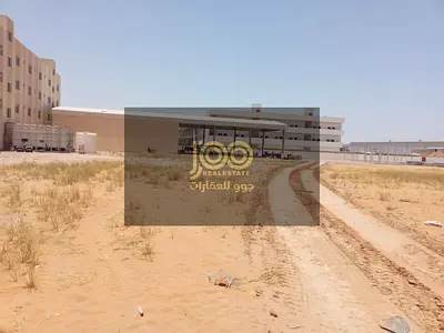 مساحة الكبرى للحوطة يوجد مستودعين 8000 قدم تدعم مختلف الانشطة الصناعية والتجارية والتخزين المفتوح
