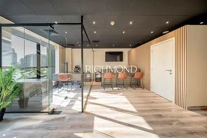 Vacant | Furnished | Ready for Business