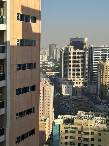 موقع مركزي | اطلالة مفتوحة |  مساحة كبيرة| تسهيل في دفع  | هدؤء تام | بيئة عائلية |