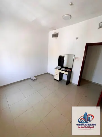 غرفه صاله مساحه ممتاز تشطيبات سوبر لوكس ممتازه مطبخ كبير ومثالي 2 حمام سوبر لوكس تكييف وغاز  مركزي كميرات مراقبه  وحراسه  بموقع ممتاز البوطينه