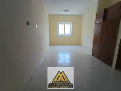 استوديو واسع بتصميم عملي وموقع حيوي مع تسهيلات مريحة في الدفع موقع مساحة كبيرة