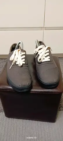 Toms shoes