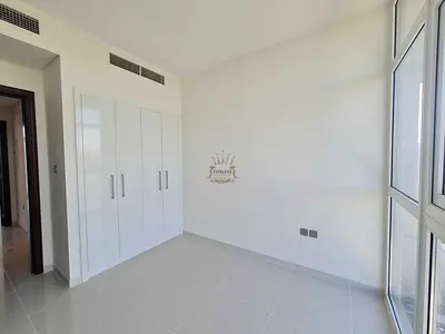Spacious 3-Bedroom Townhouse | Single Row | Vacant