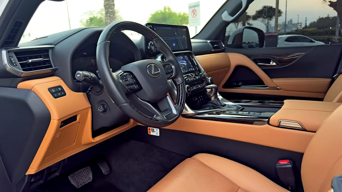 Lexus LX-Series 2025
