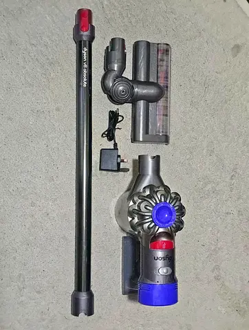 Dyson v8 cordless vacuum cleaner