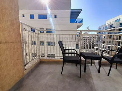 LUXURY LIVING SPACIOUS STUDIO APARTMENT WITH CLOSE KITCHEN 1 COVERED PARKING ON PRIME LOCATION CONT