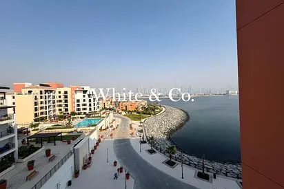 Dual View | Skyline & Marina | Brand New