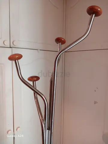 Free-standing coat rack / clothes stand in good condition