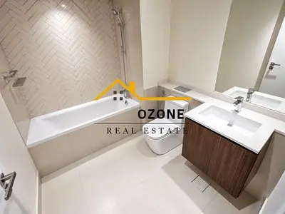 🌟 Bright & Spacious Unfurnished 1BHK | Pool, Gym & Covered Parking