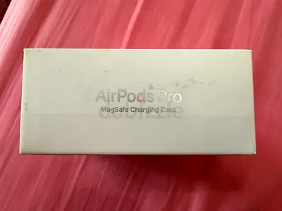 Apple AirPods Pro with MagSafe Charging Case