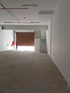 Available for annual rent in Ajman, Al Jurf Industrial Area 1: a warehouse with a mezzanine floor.