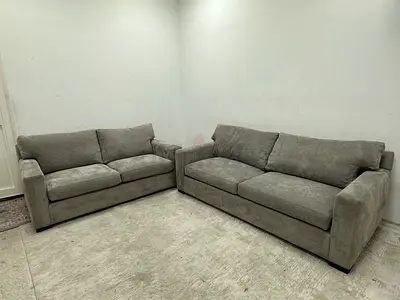 Same like new condition cratebarrel 5 seater sofa