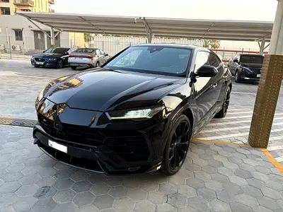2021 urus full carbon original European specs,super clean.