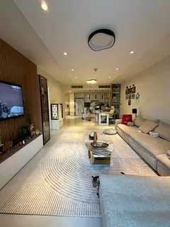 Upgraded 1 Bed- Huge Terrace- Store - Parking