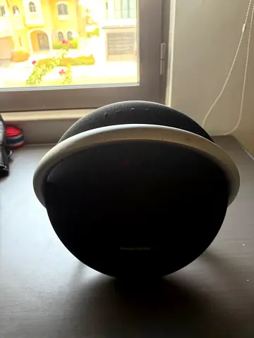 Harman Kardon Onyx Studio 8 Bluetooth Speaker – Excellent Condition