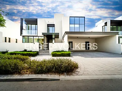 Classic Facade | Vacant | Lagoon Facing