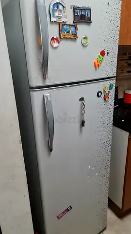 Fridge refrigerator in working condition ( never repairded )