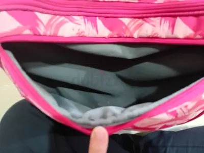 Pink trollybag with lunch bag . :good condition