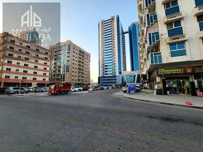 قطعة أرض سكنية وتجارية للبيع | بالقرب من كورنيش عجمان | ملكية حرة