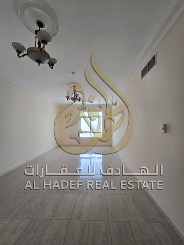 غرفتين وصالة منفصلة وفويه كبير | إطلالة مفتوحة و3 حمامات | خزائن حائط بجميع الغرف | تكييف مركزي مجاني"