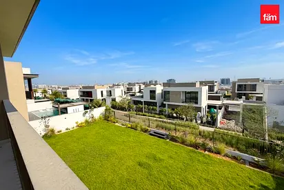 Vacant | Big Garden | Single Row | Corner Villa