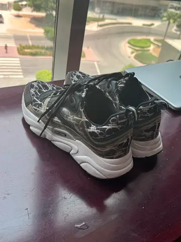 Men’s sneakers shoes
